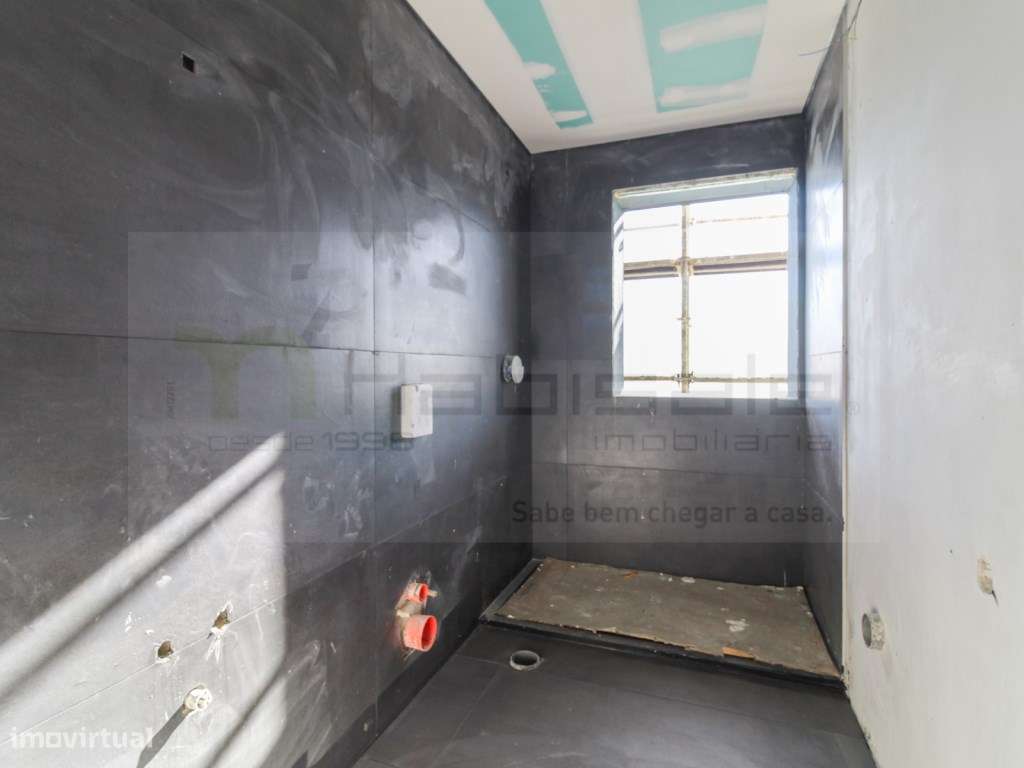 Apartamento T3 com boas áreas e garagem | Paradela, Santo António d...-17