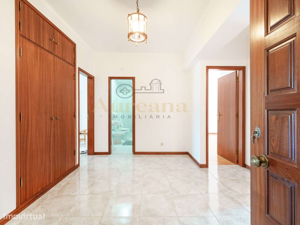 Apartamento T3 com elevador - Centro de Fátima-16