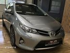 Toyota Auris 2.0 D-4D Premium Comfort - 2