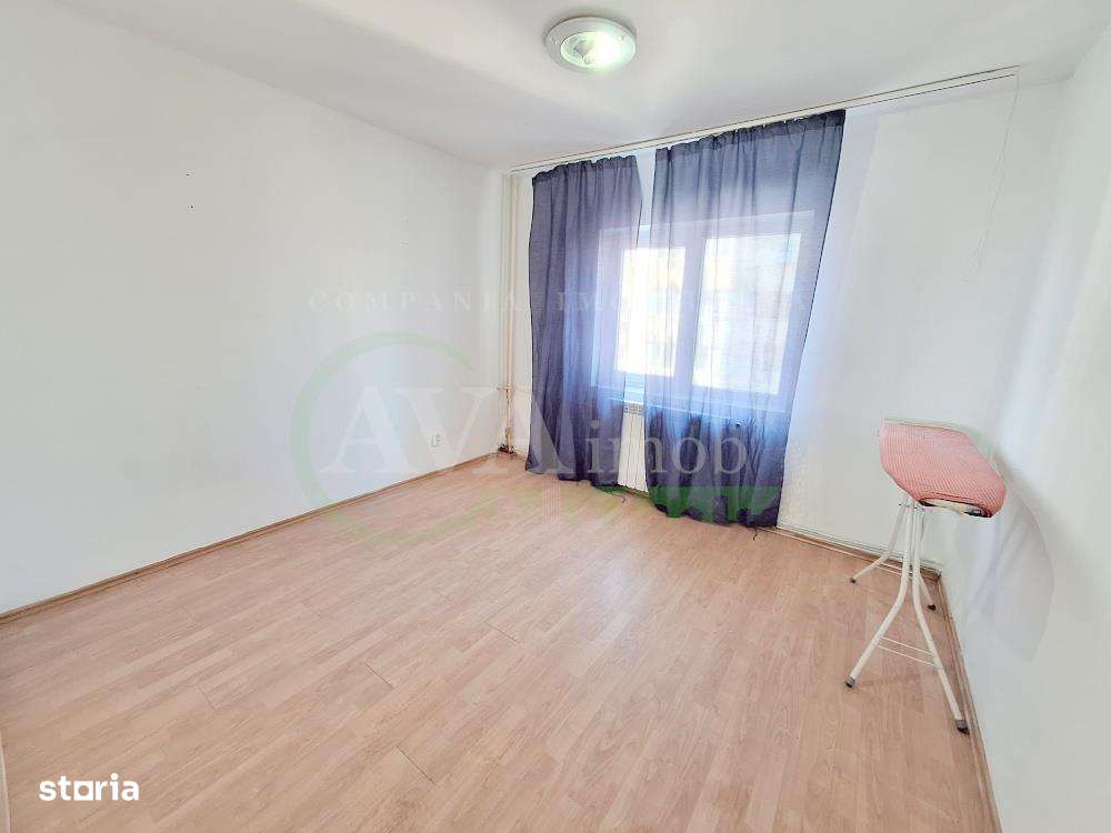 Apartament 3 camere decomandat, zona Nord-6