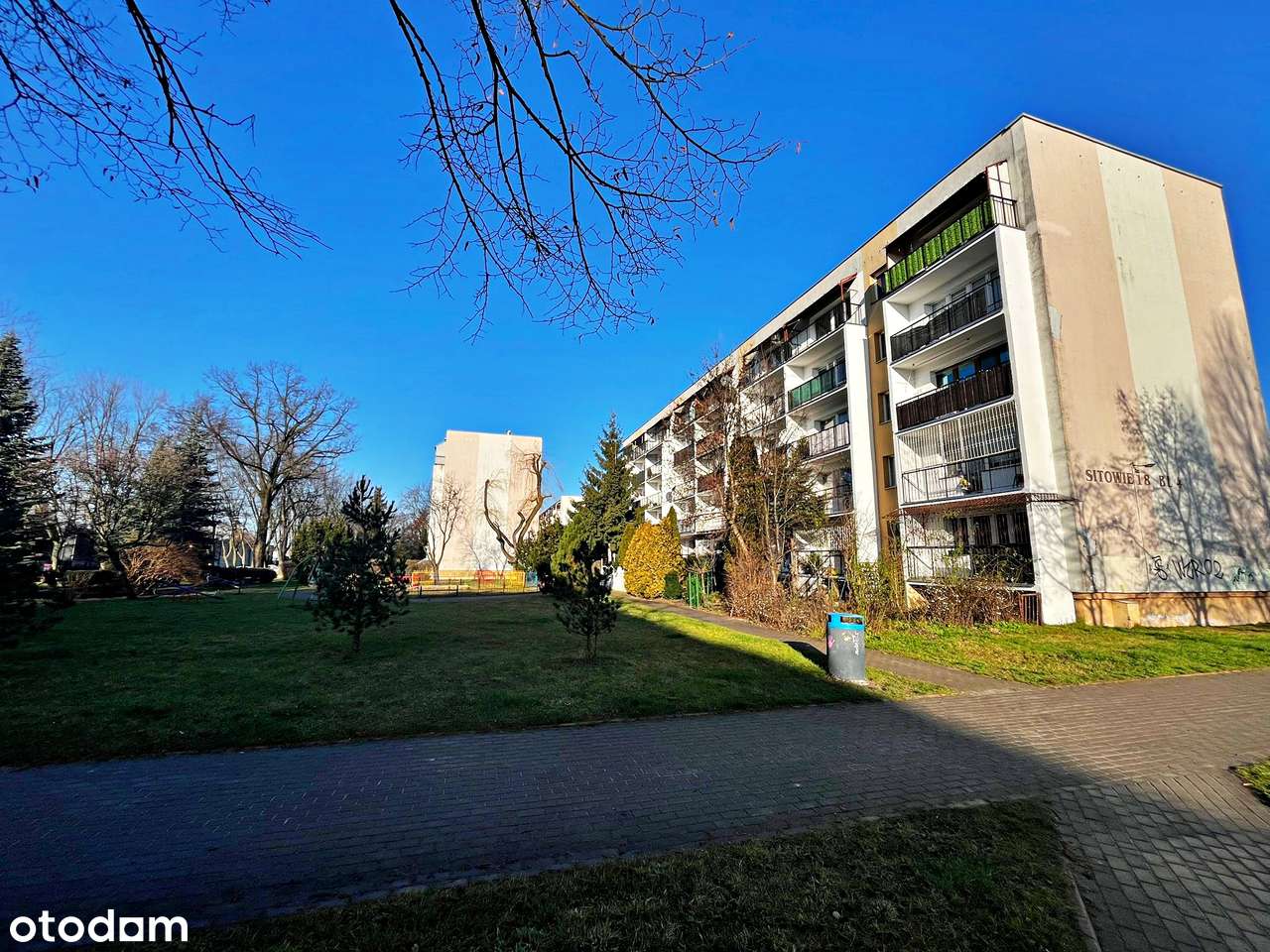 3 pokojowe mieszkanie z balkonem do remontu -Radogoszcz ul. Sitowie 18-1