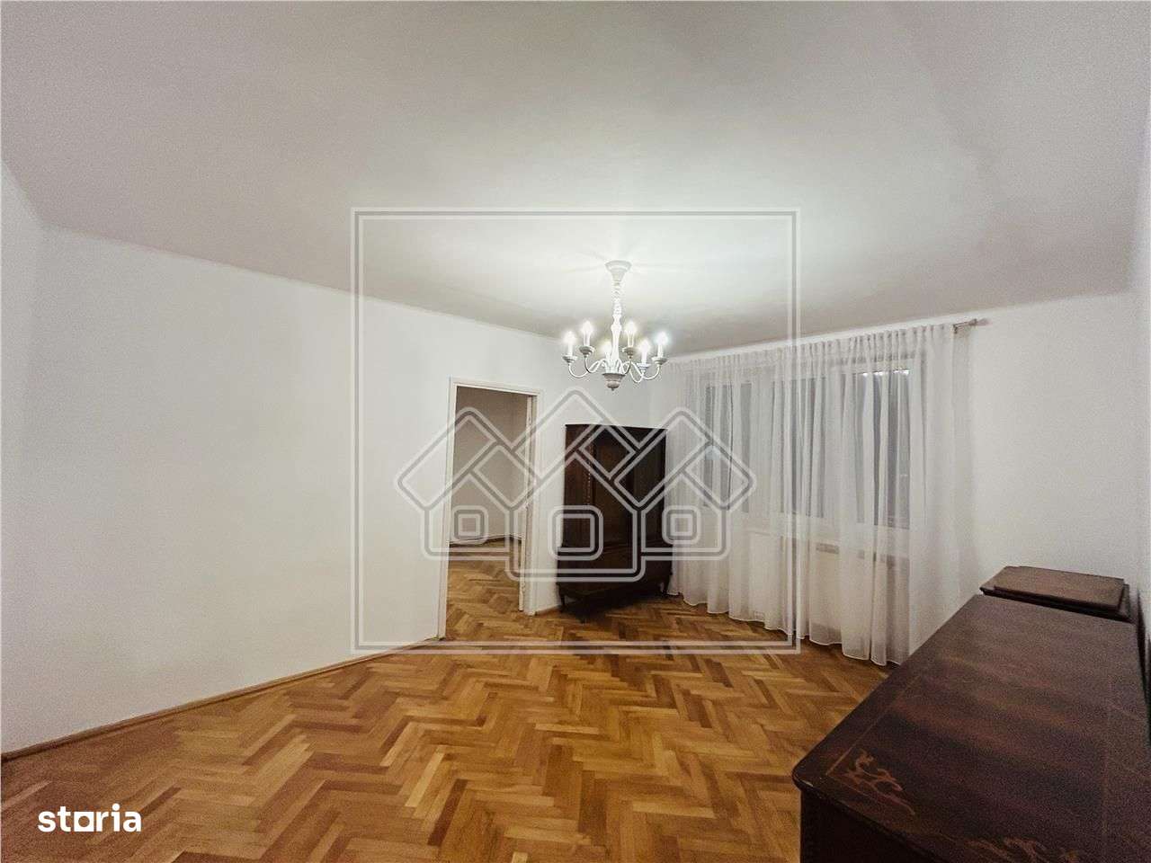 Ap cu 3 camere, balcon, etaj 1\/4, zona Calea Dumbravii - Imagine principală: 4/15