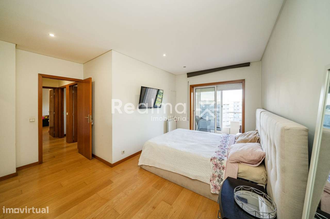 Apartamento T5 em S.Victor-31