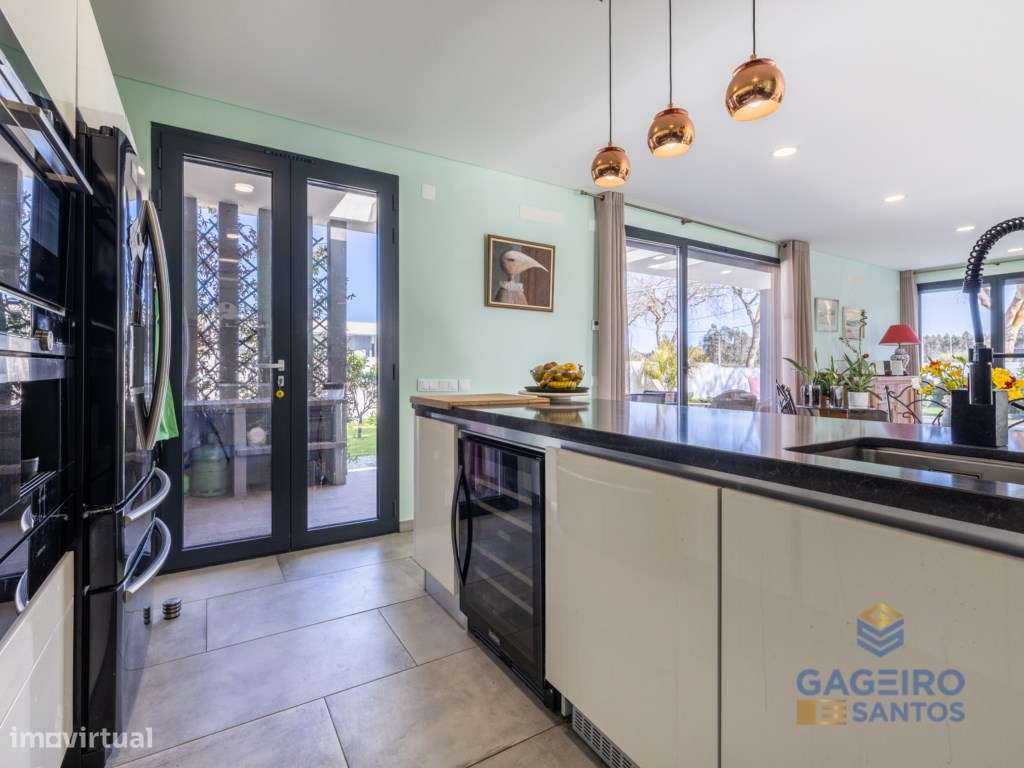 Moradia Térrea T3 Contemporânea com Piscina-19