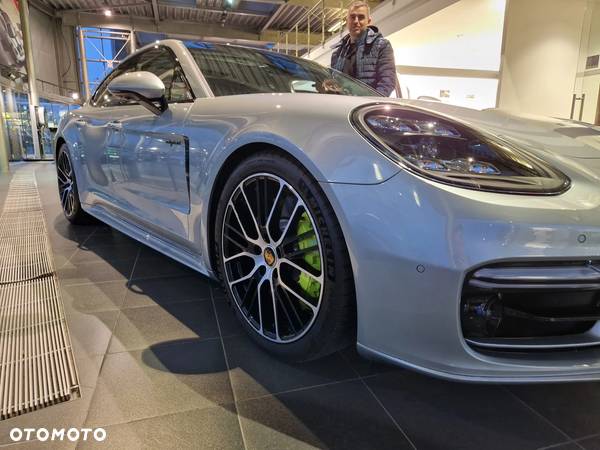 Porsche Panamera - 18