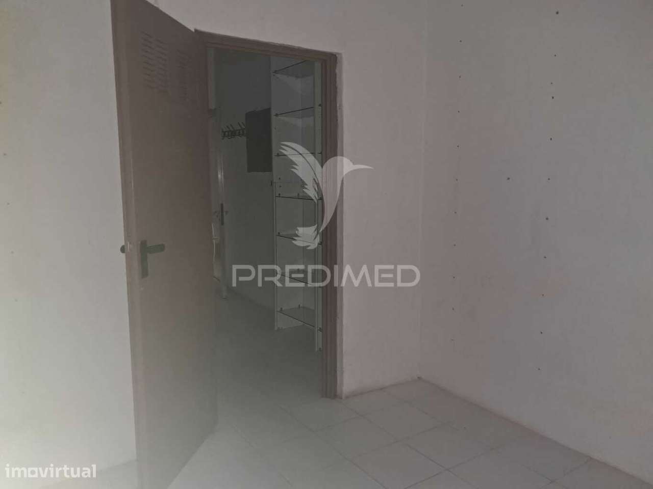 Loja Comercial na Cova da Piedade - Grande imagem: 5/9