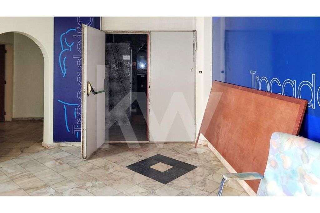 Espaço comercial em Armação de Pêra - Grande imagem: 2/11