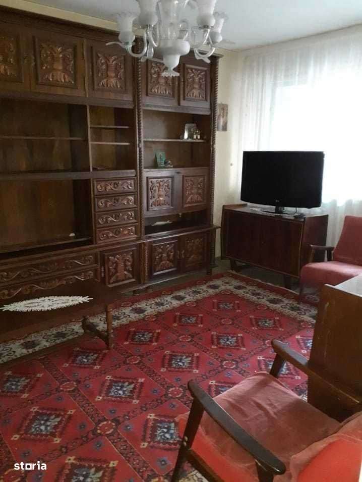 Apartament 3 camere de vanzare Gorjului-0