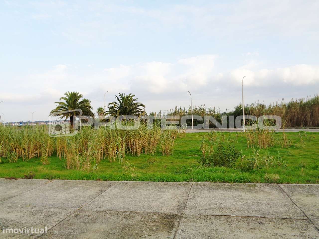 Lote de Terreno - Construção em Altura - Grande imagem: 3/10