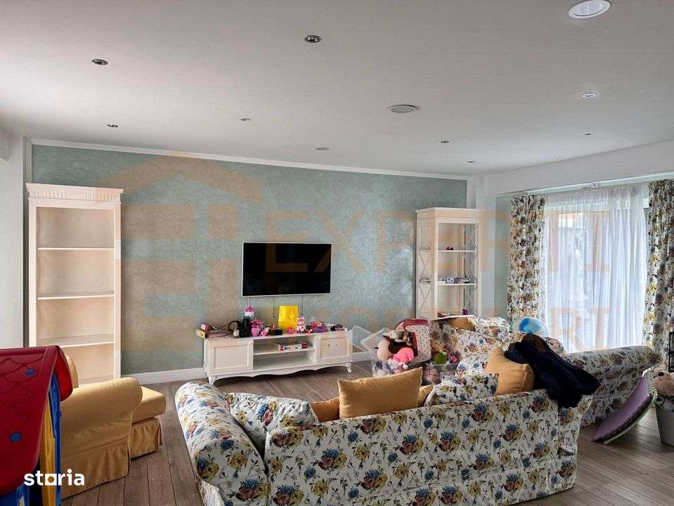 Proprietate deosebita, situata in zona Palazu Mare - Imagine principală: 5/19