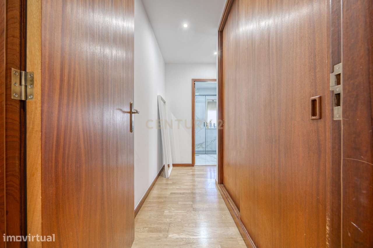 Apartamento T3 com varanda e Box fechada-18