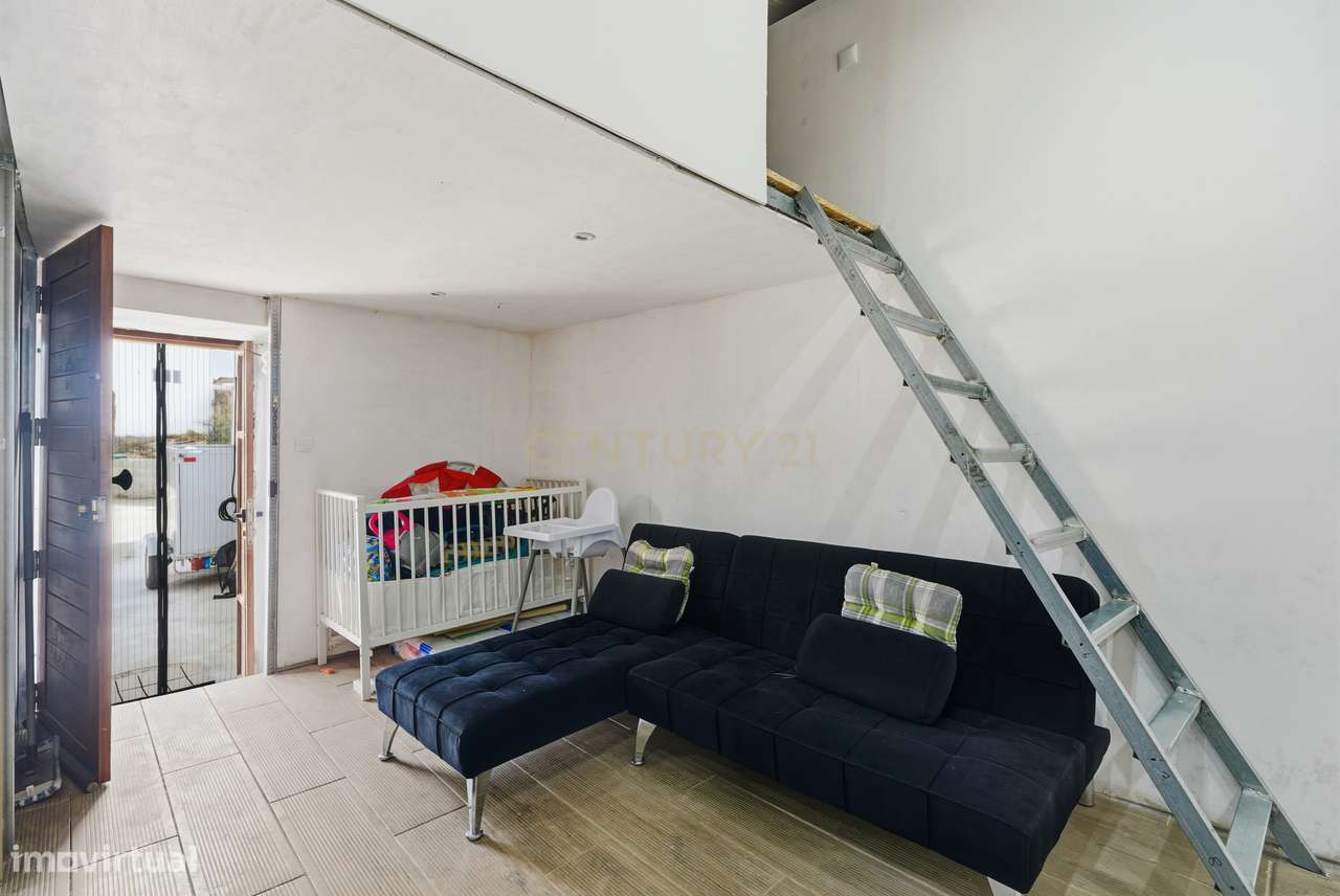 Moradia Semi-Remodelada - Grande imagem: 5/13