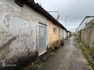 Moradia para restauro a 2km da praia em Lavra, Matosinhos, Porto - Grande imagem: 2/16