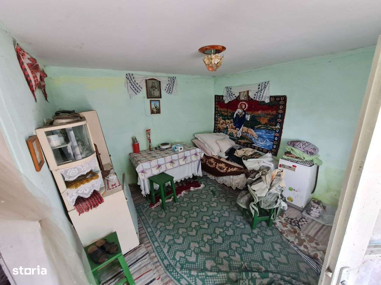 Vand Casa in Loc. Manerau Jud.Arad zona centrala, la 64 km Arad-15