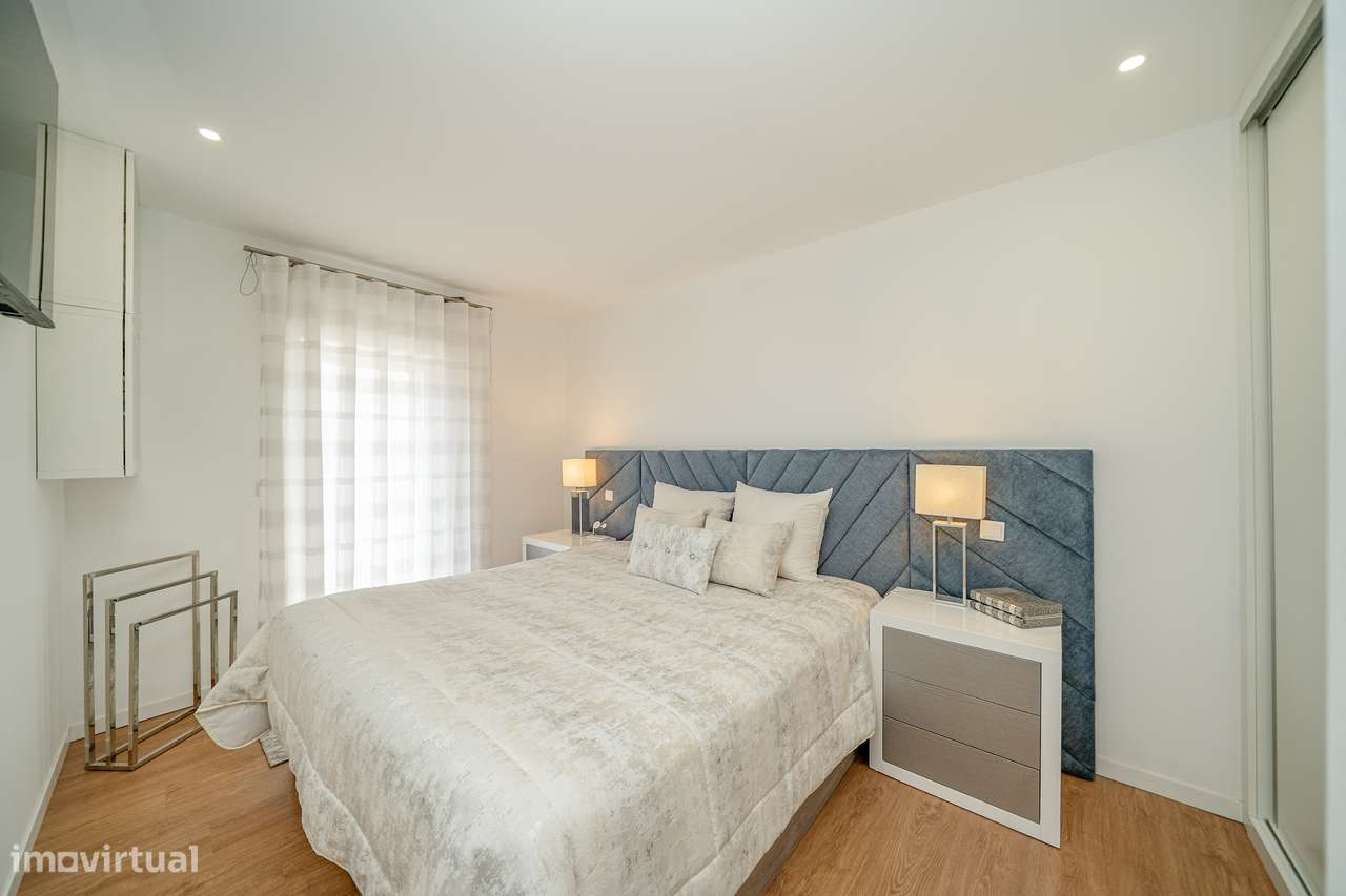 Moradia Térrea T2+1 Renovada | São Martinho do Campo-13