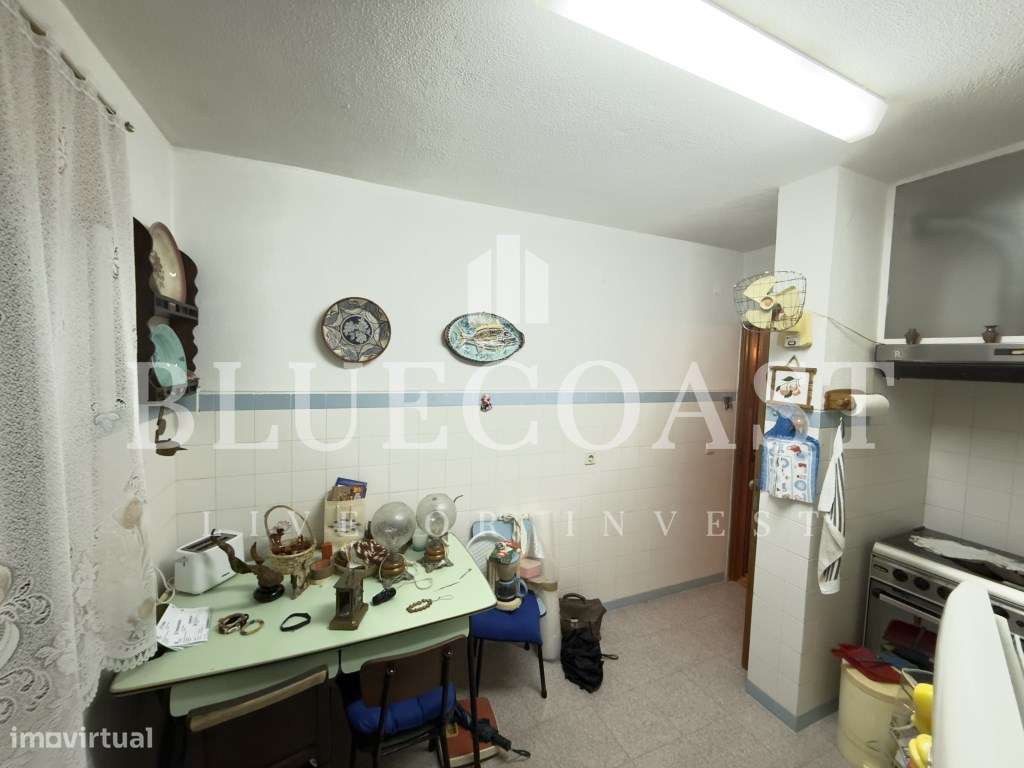 Apartamento de 4 assoalhadas com Excelente Localização e Ampla Ofer...-7