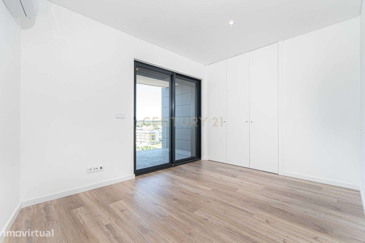 Penthouse T5 de luxo com vista rio – Carnaxide-15