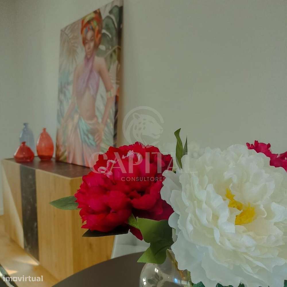 Apartamento T3 Totalmente Remodelado em Benfica - Grande imagem: 2/35