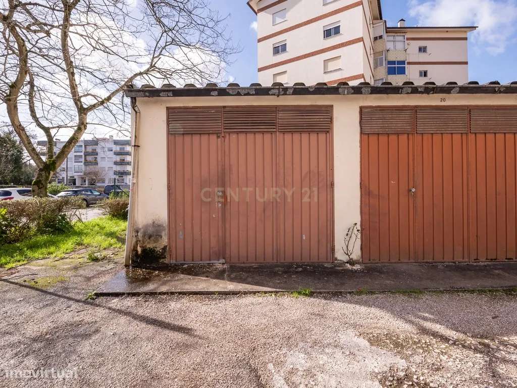 T3 com Sótão e Garagem no Bairro de Santa Apolónia em Coimbra-23
