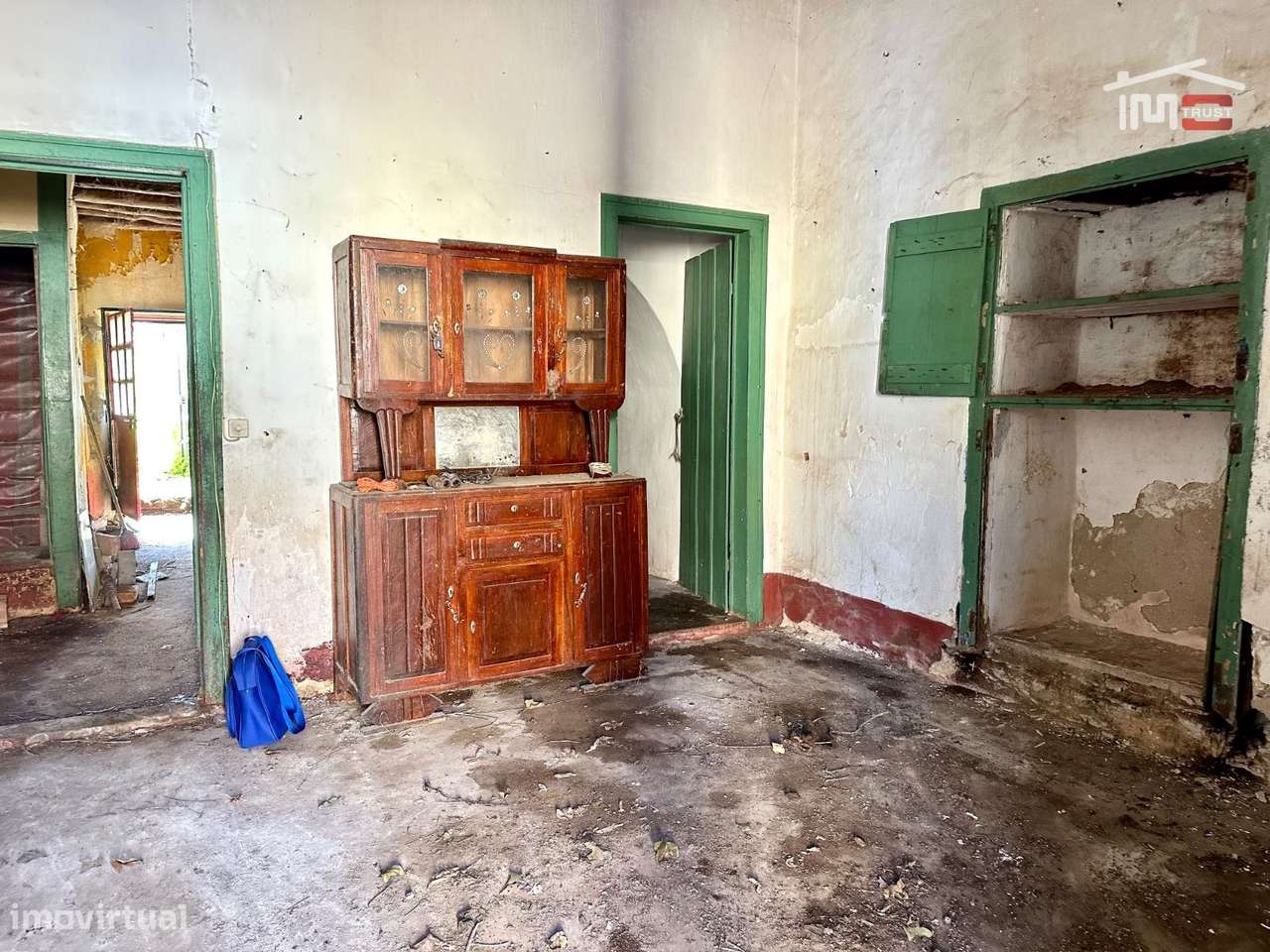 Fantástico Investimento - Moradia com Quintal - Sarilhos Grandes - Grande imagem: 5/32