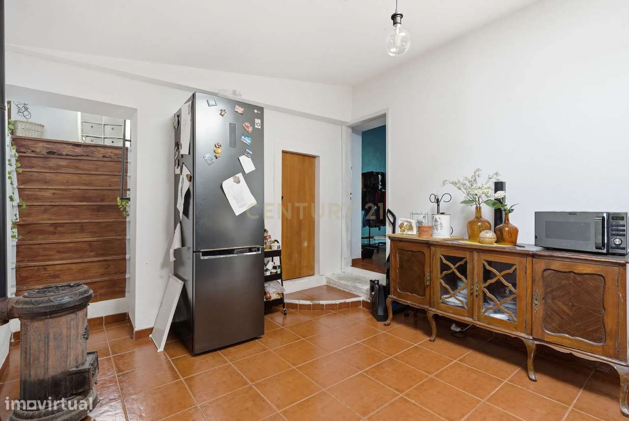 Moradia T2 com 2 salas e Pátio – Loubagueira, Torres Vedras-19