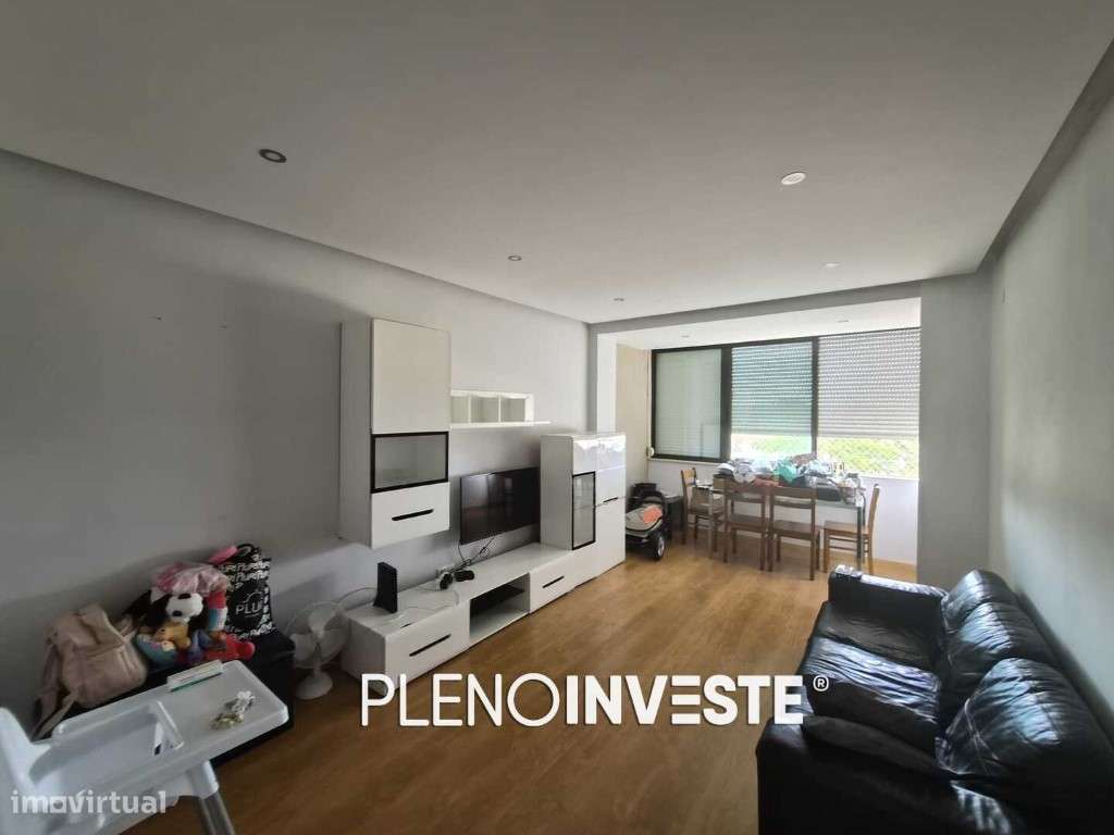 Apartamento T2 em Excelente Estado de Conservação em Palhais-11