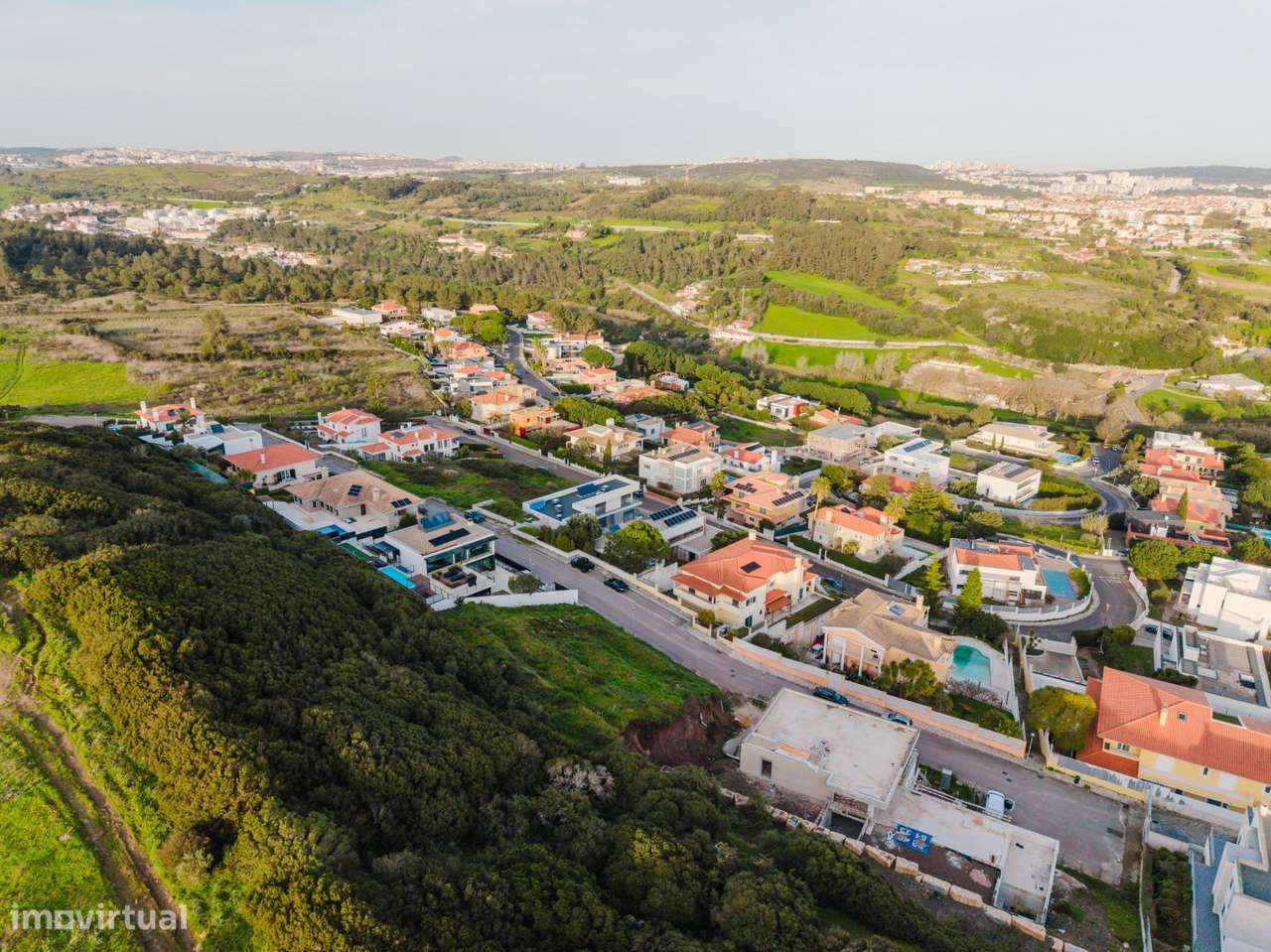 Terreno Urbano com 870 m2 na Quinta da Moura em Oeiras - Grande imagem: 4/15