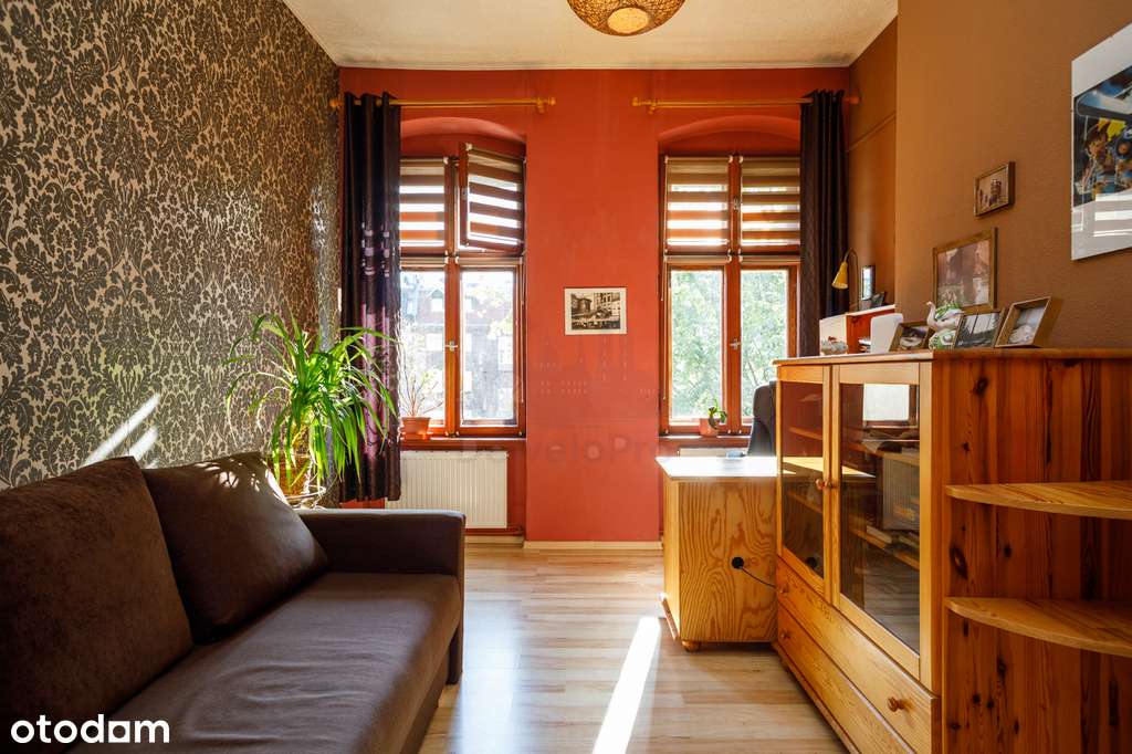 Ponad 3m wysokości mieszkania z duszą! Kominek, balkon,piwnica|Centrum-15