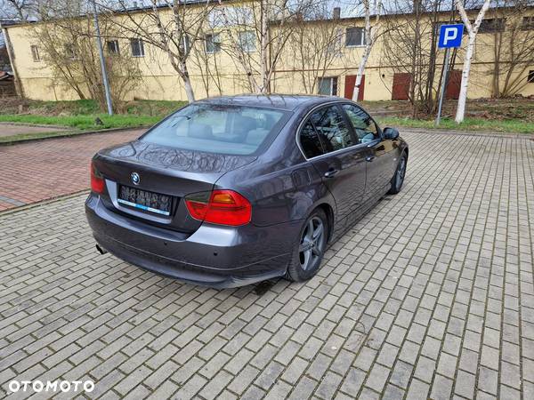 BMW Seria 3 325i - 11