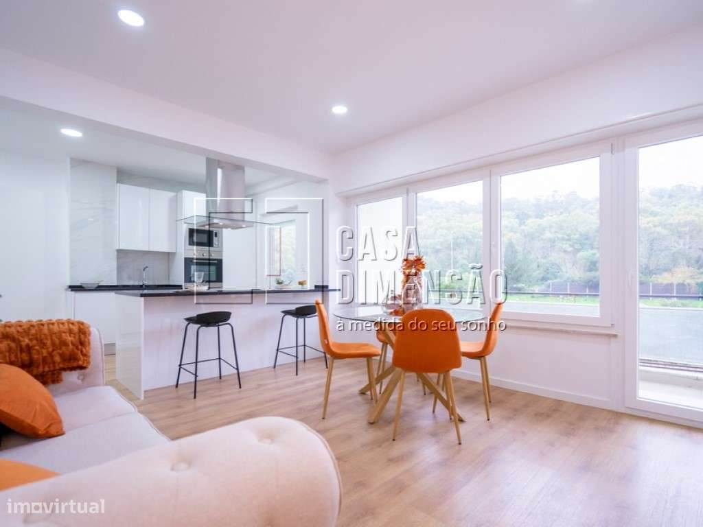 Apartamento de tipologia T3 com varanda, mobilado e equipado em Ben...-6