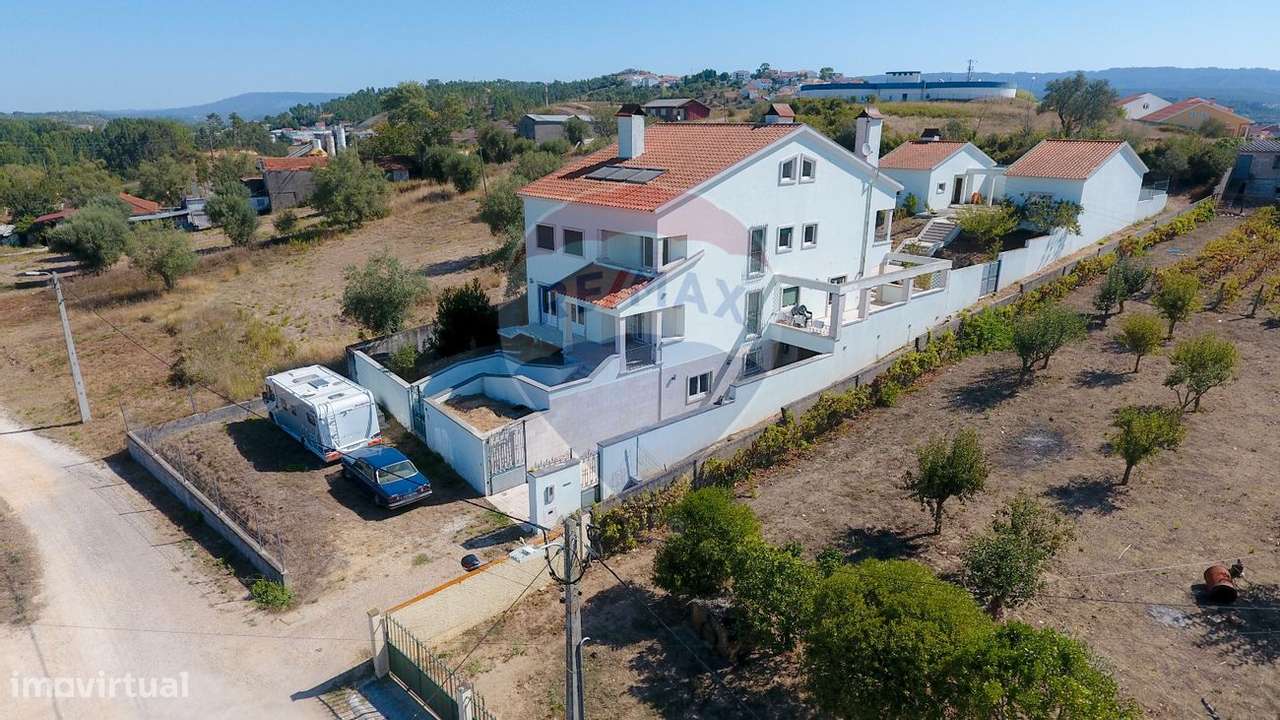 Moradia T4 para venda - Grande imagem: 1/43