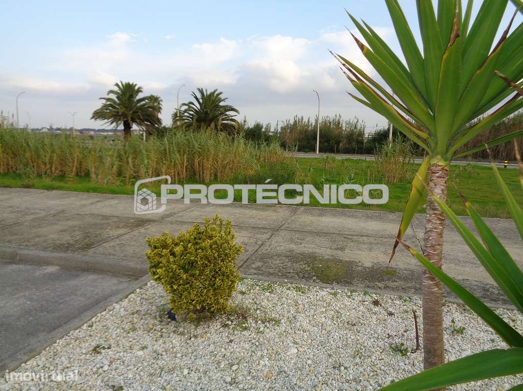 Lote de Terreno - Construção em Altura - Grande imagem: 2/10