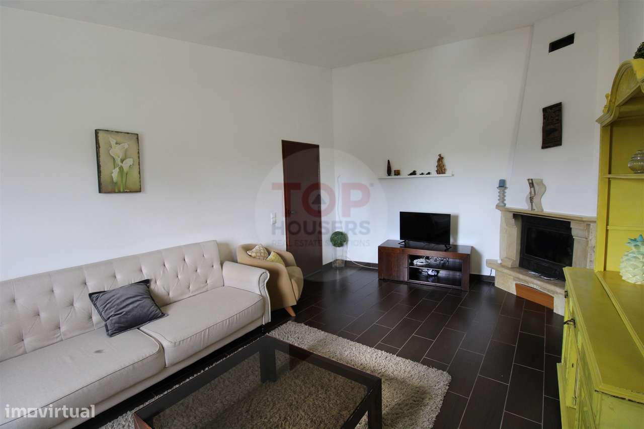 Apartamento T2 - Primeiro andar de Moradia Bi-Familiar-11