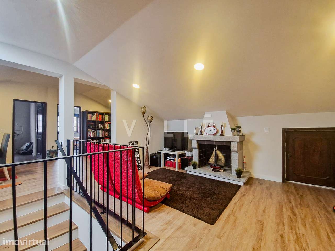 Moradia Isolada Renovada T3 com anexos e quintal-24