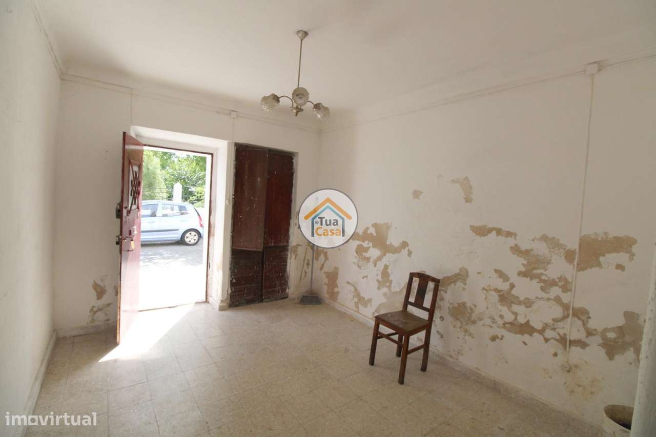 Moradia T2 com Quintal no Centro Histórico de Redondo - Grande imagem: 3/22