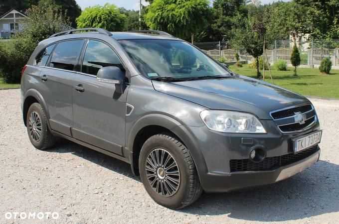 Chevrolet Captiva 2.0 d LT medium - 3