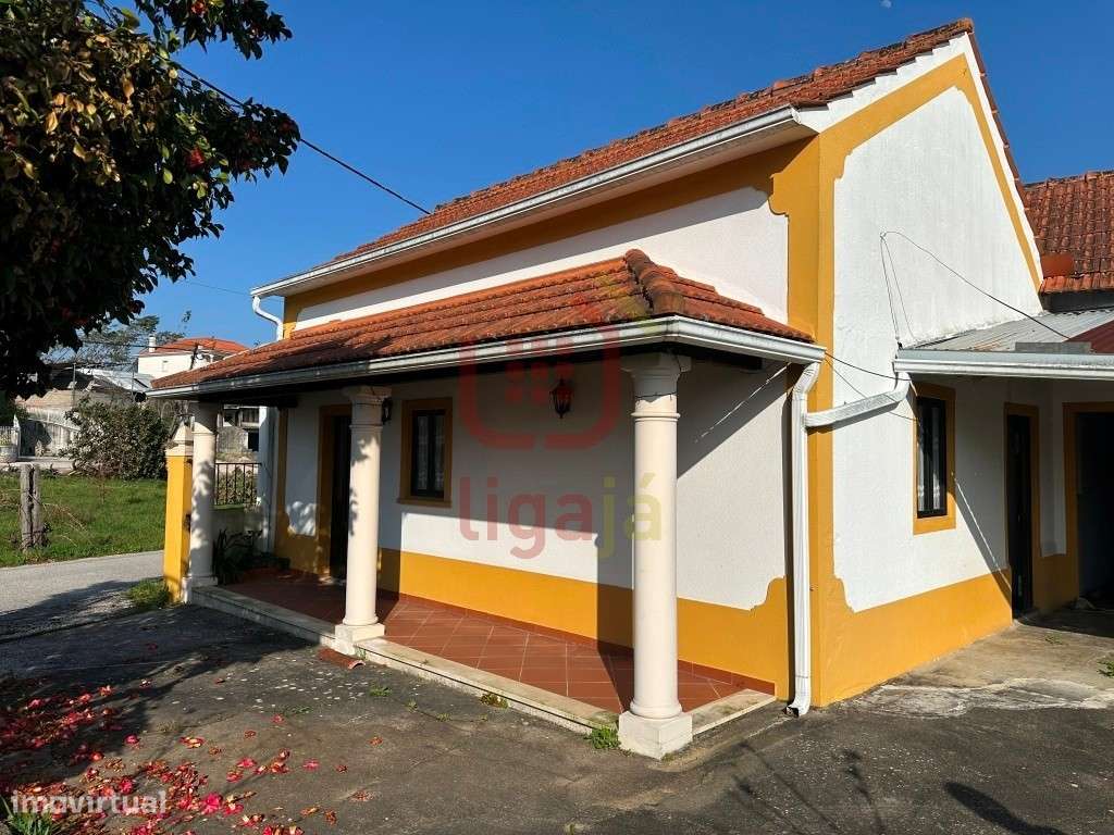 Moradia T3 com logradouro - Caxarias - Grande imagem: 3/21