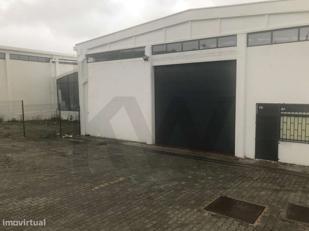 EXCECIONAL ARMAZÉM | 1.320m2 | RENOVADO | ESTACIONAMENTO PRIVATIVO | S - Grande imagem: 5/37