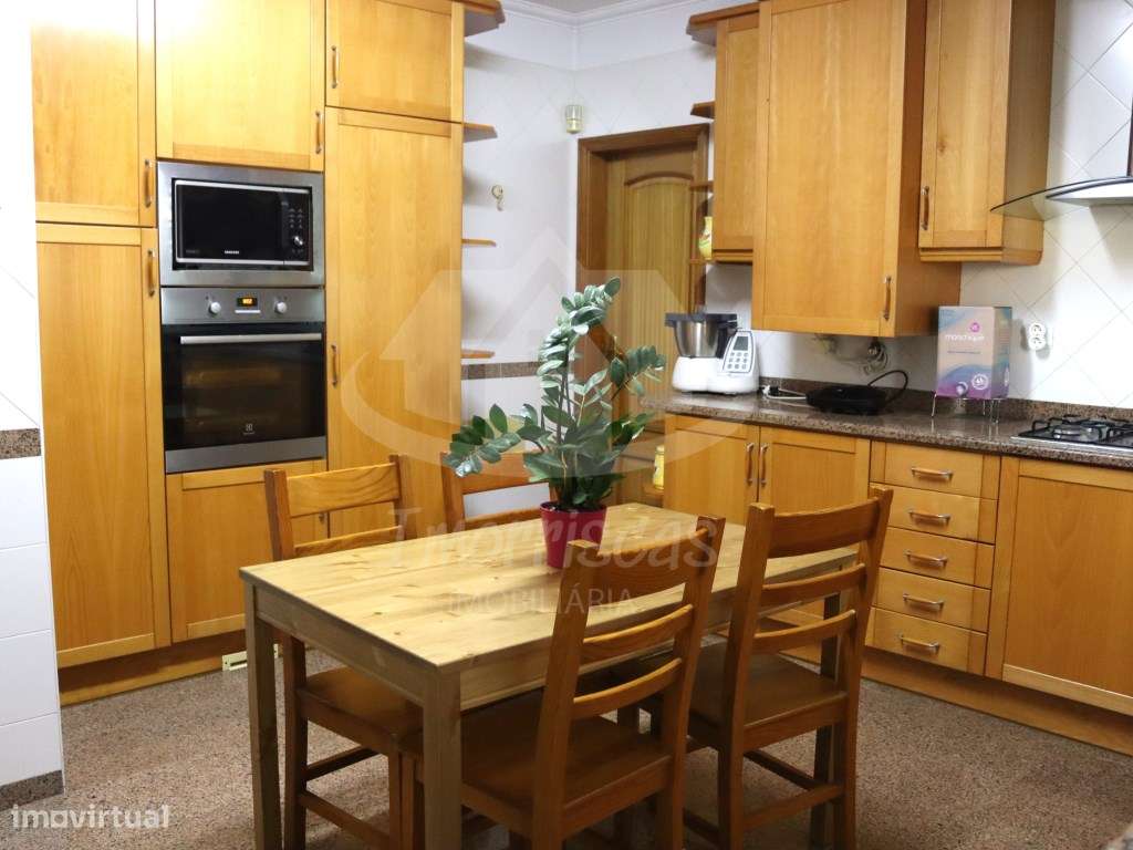 Moradia T5+2 com jardim privativo e piscina em Alcabideche - Grande imagem: 5/40