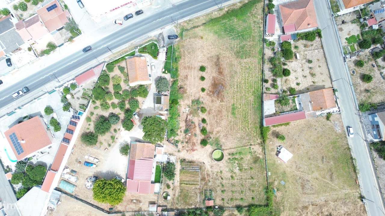Terreno Urbano de 2406 m2 em Santo António da Charneca-6