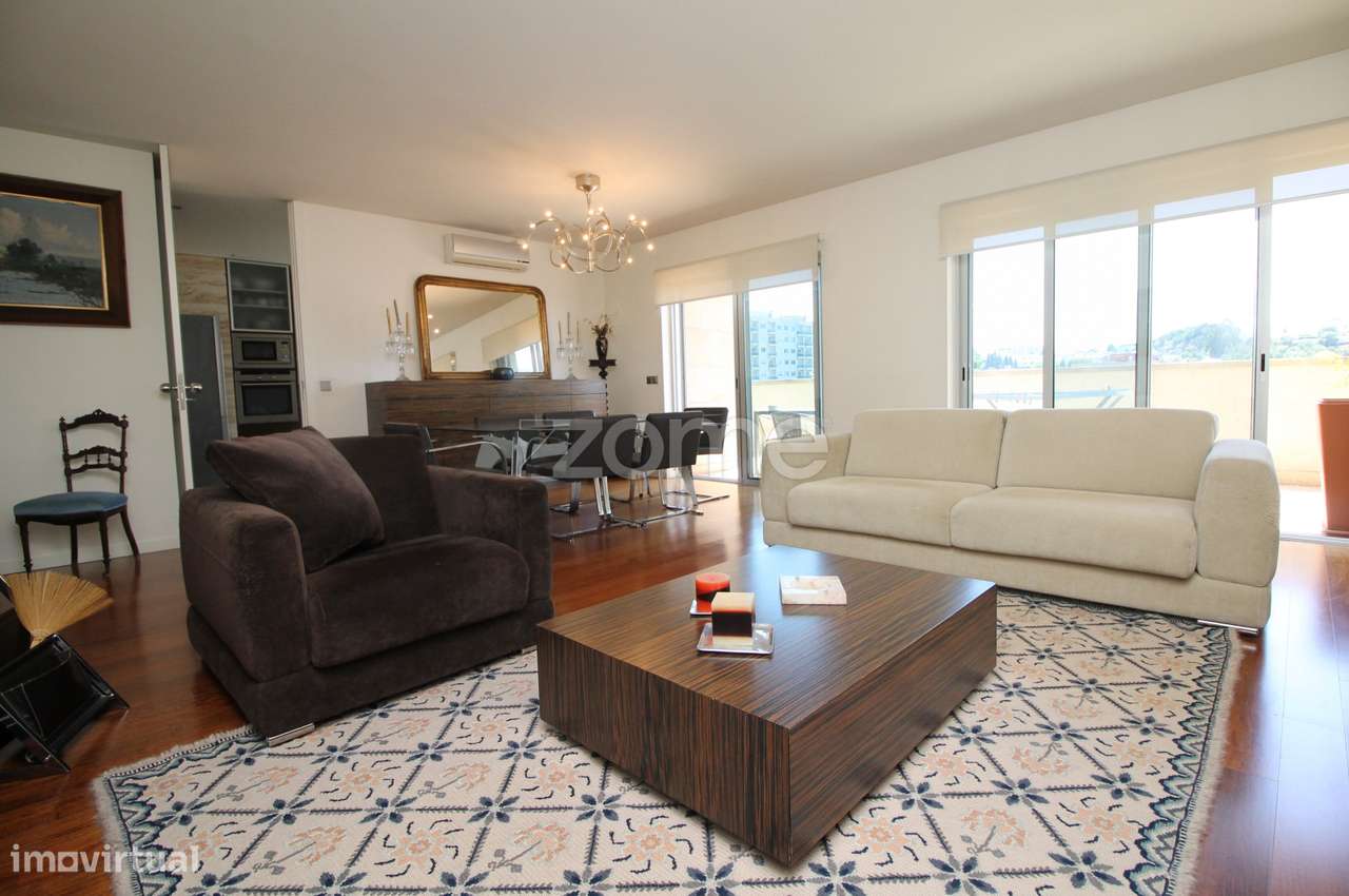 T2 c/ escritório, equipado e mobilado. Último andar. Garagem dupla. - Grande imagem: 3/42