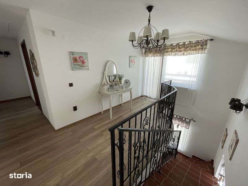 Vand casa 3 camere , mobilata si utilata aproape de padure - Imagine principală: 5/8