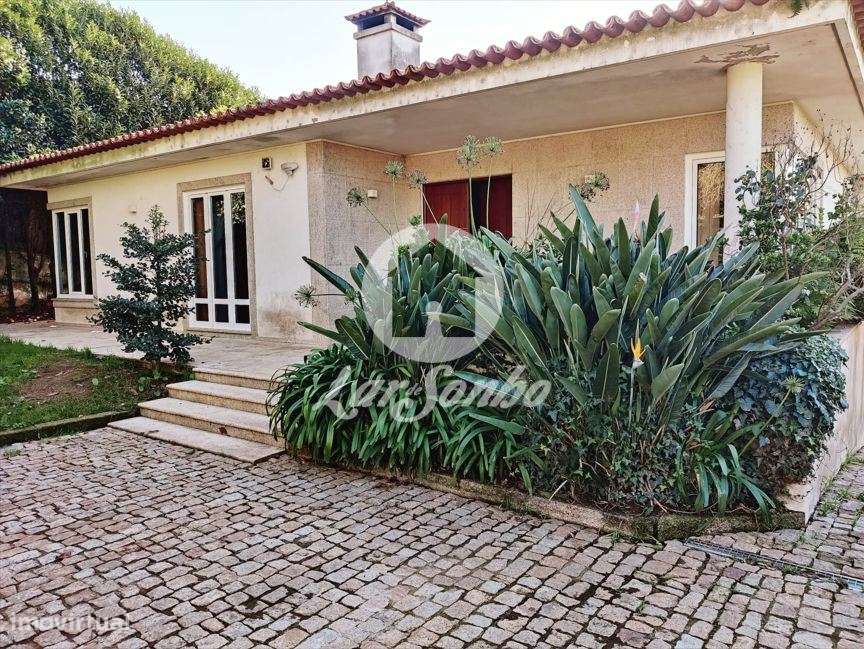 Moradia T5 com jardim em Balazar, Póvoa de Varzim - Grande imagem: 2/19