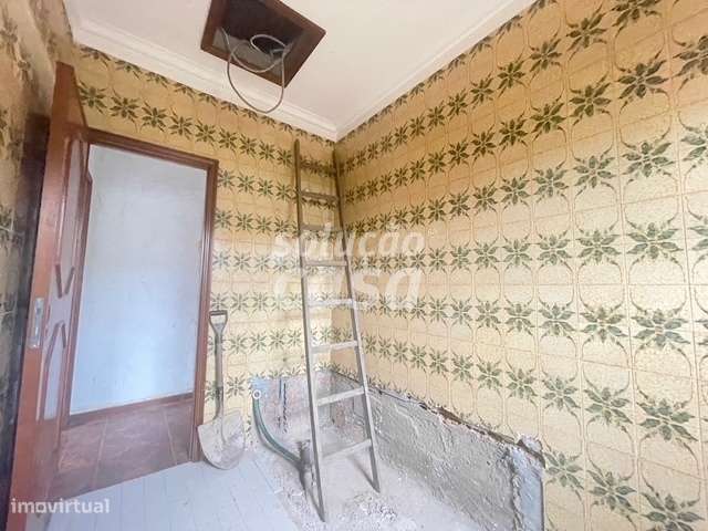 Moradia Isolada T4 para REMODELAR, com 2860m2 de Terreno!-21