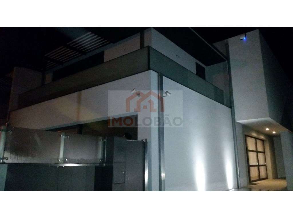 MOR C/ PISCINA - LOBÃO-26