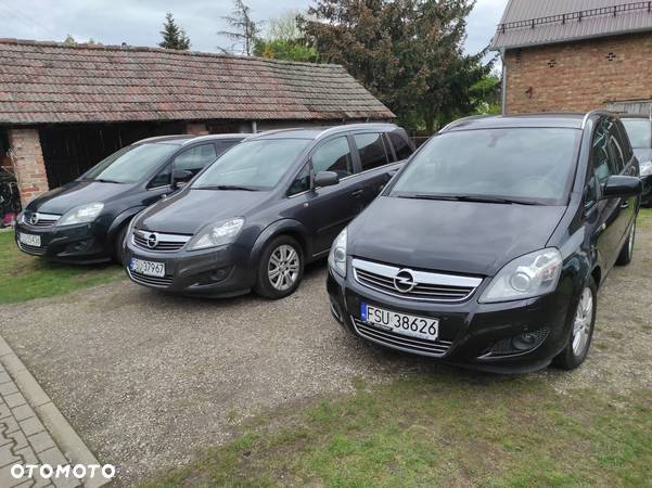 Opel Zafira 1.8 Cosmo - 2