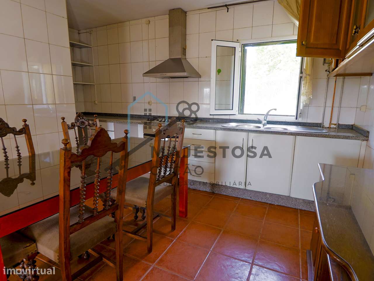 Moradia Isolada com Terreno de 4.329 m² — Arosa e Castelões, Guimarães-12