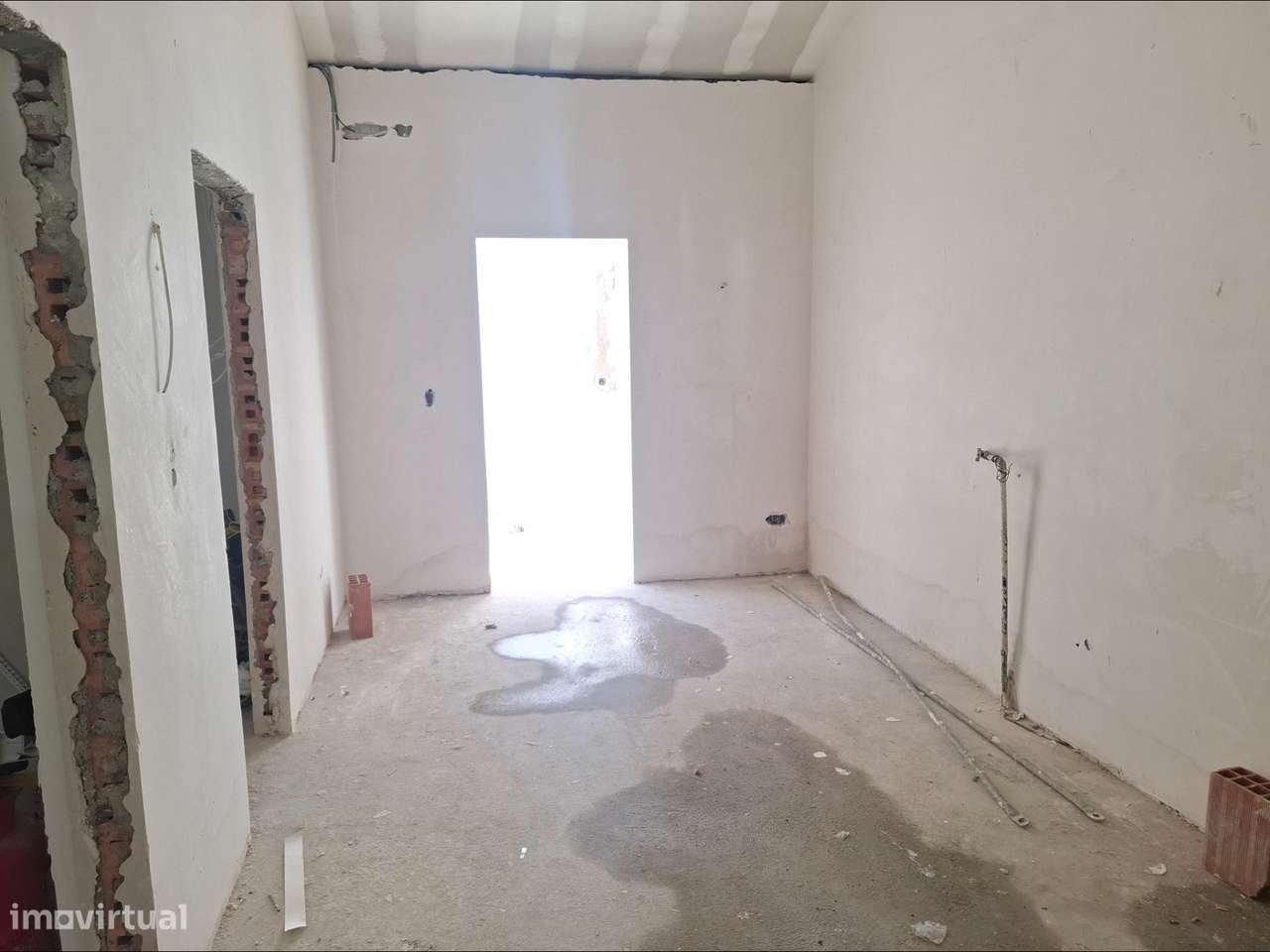 Moradia Térrea T2 com Logradouro Totalmente Remodelada Barreiro-6