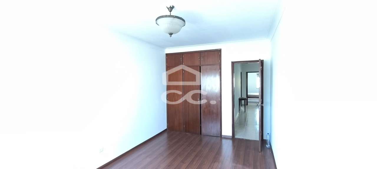 Apartamento T2 em Benavente com cozinha equipada-3