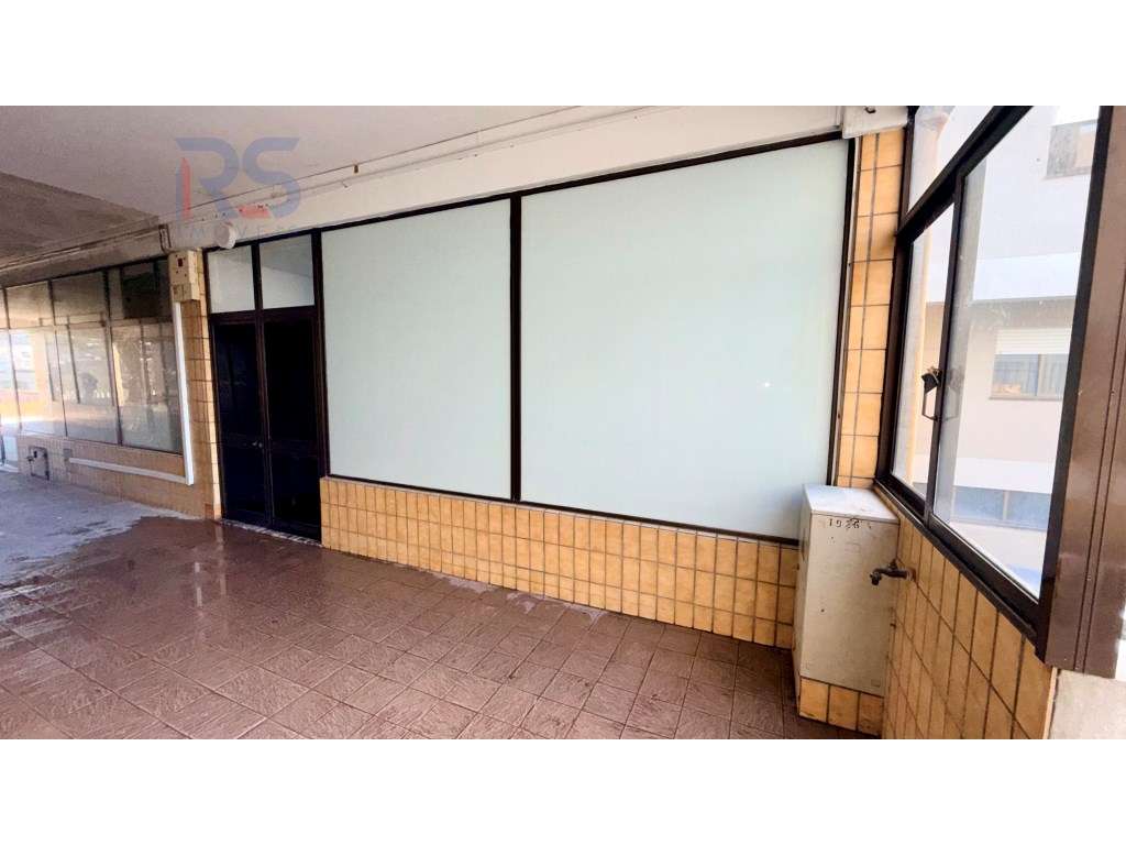 Espaço Comercial Convertido em Habitação Santo Tirso-20